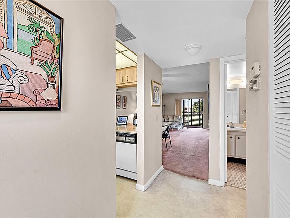 4th image of 10101 Sunrise Lakes Boulevard #305