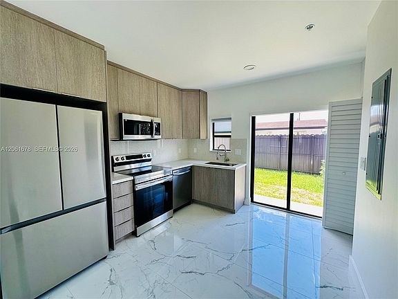 5th image of 19249 NW 37th Ave