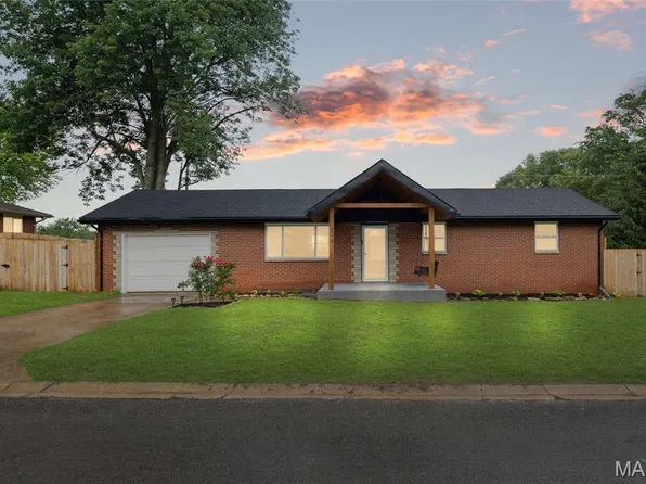 713 Fairway St, Bethalto, IL 62010