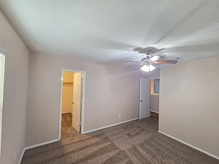 8138 Mossberg Dr — Photo 37