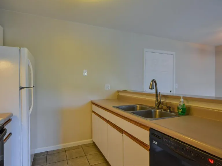 372 Hildred Dr #372 — Photo 3