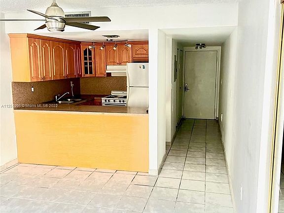 4th image of 4021 Indian Creek Dr APT 2C