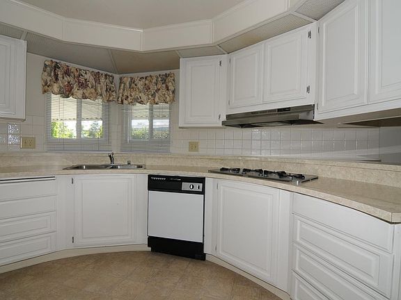 5th image of 184 Walnut Dr