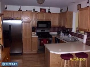 2 Eusden Dr, Aston, PA 19014