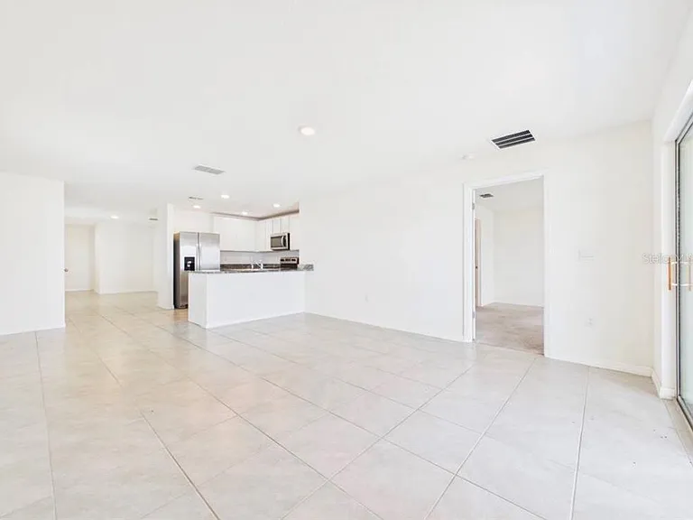 649 Sunlit Coral St — Photo 2