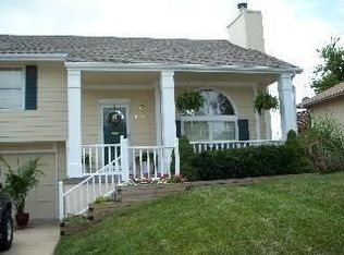 1425 NE Weddle Ln, Lees Summit, MO 64086