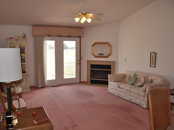 4th image of 1114 Oak Bay Dr