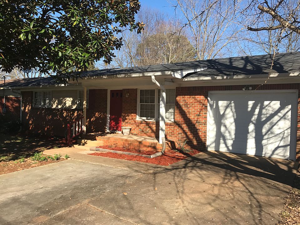 1st image of 604 Marguerite Dr NW