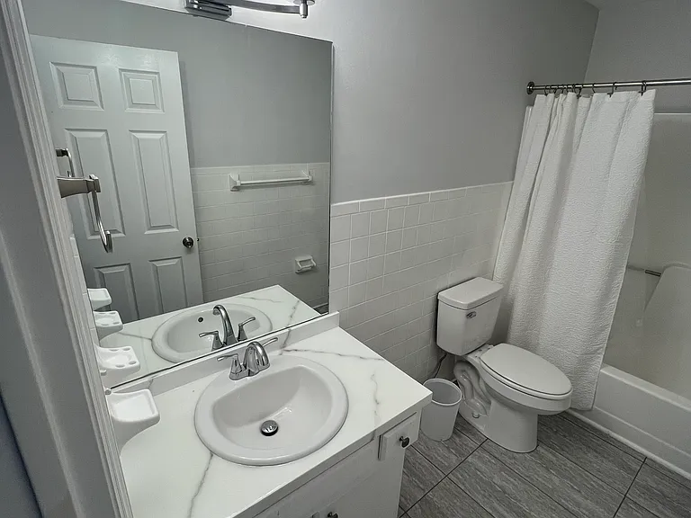 429 Westwood Dr #14 — Photo 21