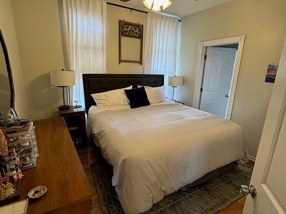 4th image of 1134 W Barry Ave #3