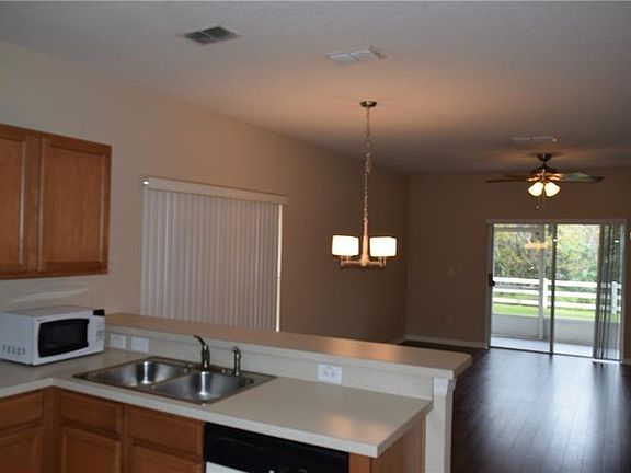 2nd image of 424 Wilton Cir
