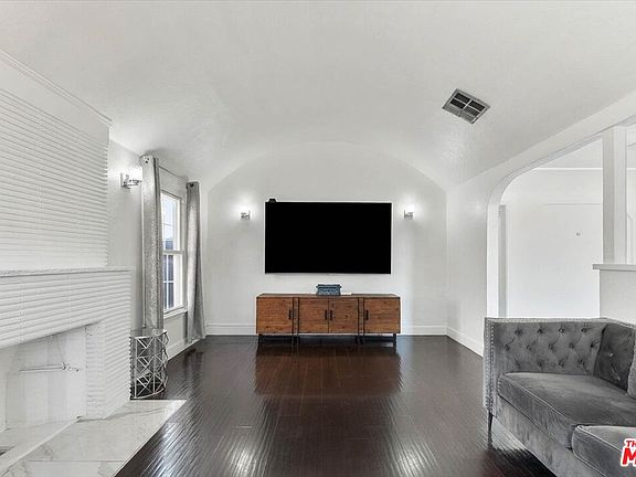 5th image of 2137 W 84th Pl