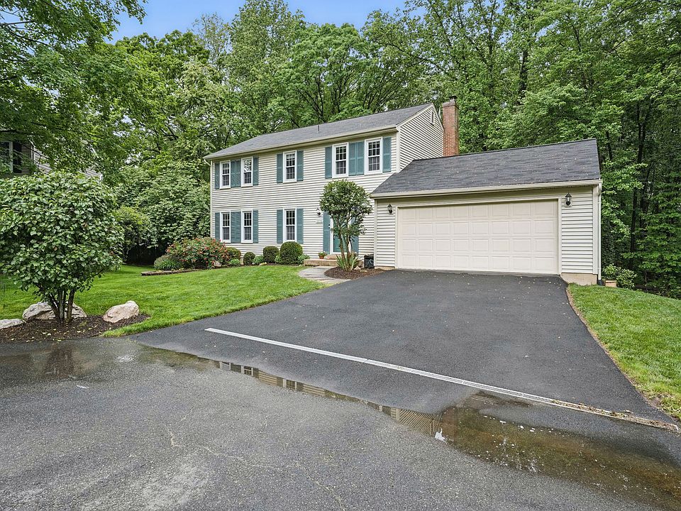Curb appeal galore in Burke Centre