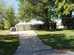 10808 Hillcrest Rd, Kansas City, MO 64137