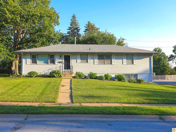 12123 Weir St, Omaha, NE 68137