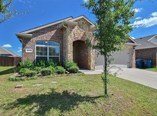 2221 Torch Lake Dr, Forney, TX 75126