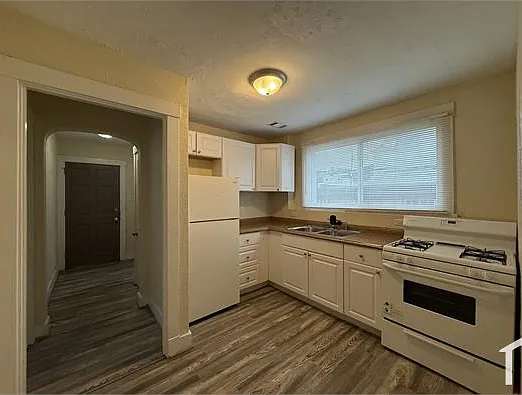 915 Chartiers Ave #4 — Photo 14