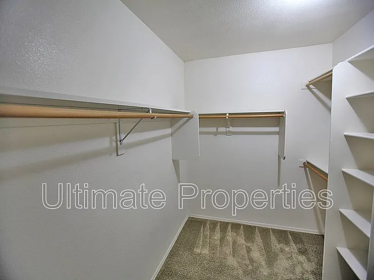 8570 W Rue De Lamour — Photo 24