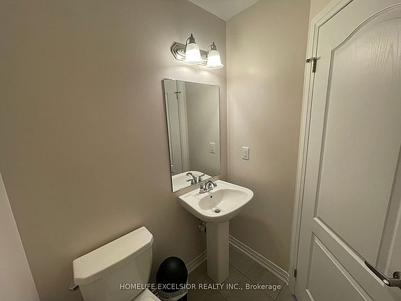 2nd image of 60 Leeson St N