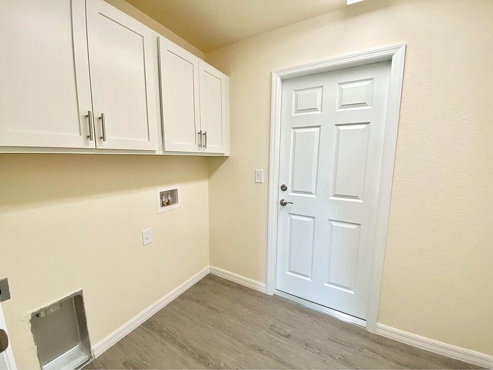 1st image of 3011 Harvard Cir