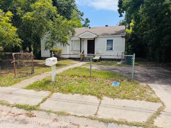1681 Vine St, Biloxi, MS 39531