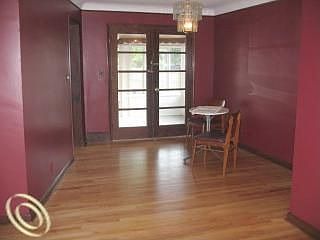 3rd image of 10751 Oak Park Blvd