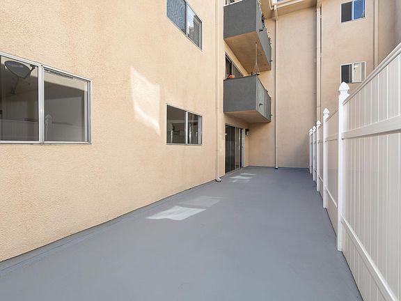 2nd image of 1432 S Saltair Ave #106