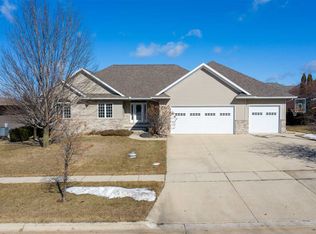 3803 Pheasant Dr, Cedar Falls, IA 50613