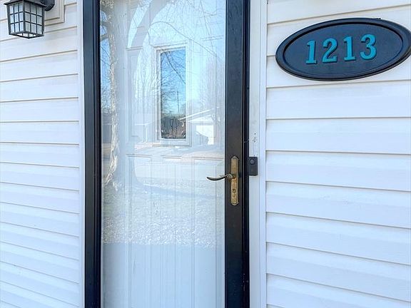 2nd image of 1213 Maplewood Dr