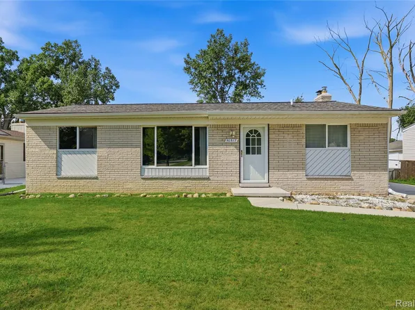 50517 Bower Dr, Chesterfield, MI 48047