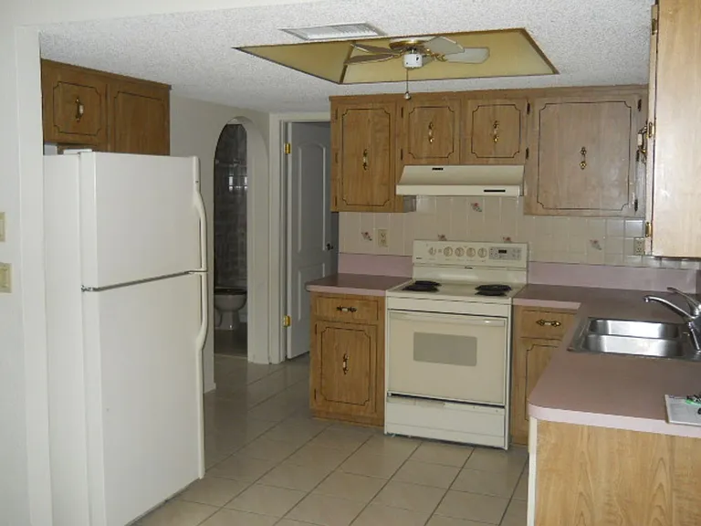 6247 Spring Hill Dr — Photo 13