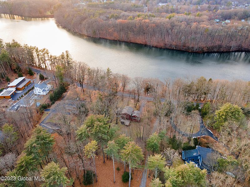 4th image of 37 Loughberry Lake Road