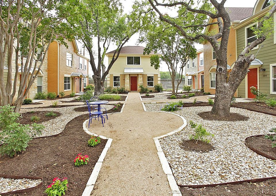 1st image of 1101 Grove Blvd APT 104