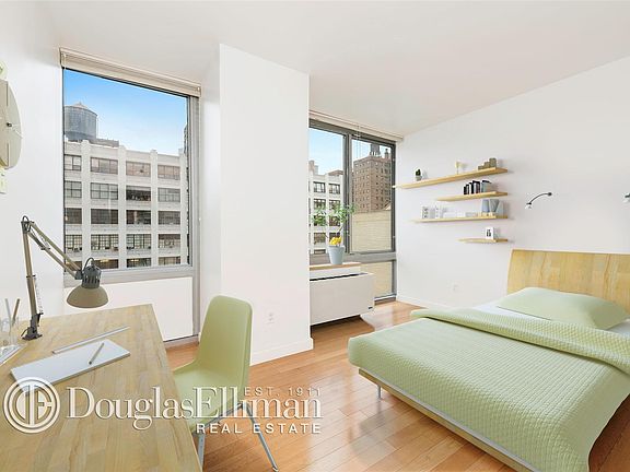 3rd image of 225-227 W 60th St #6C