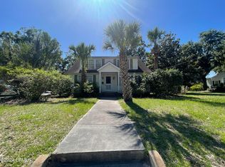 310 Ribaut Rd, Beaufort, SC 29902