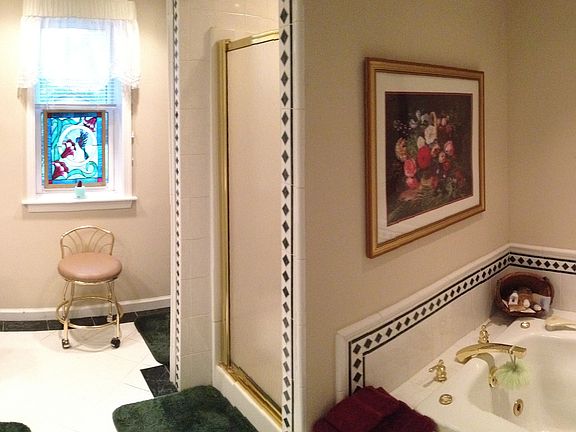 Master Bath-separate shower