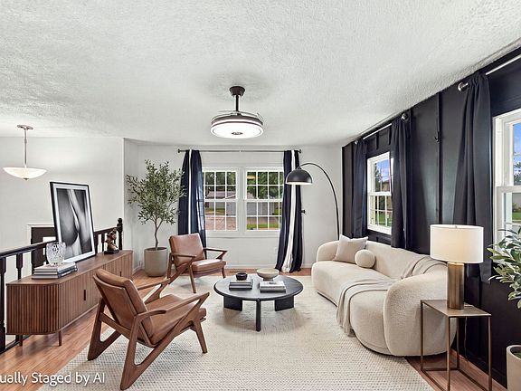 4th image of 2304 3rd Ave NW