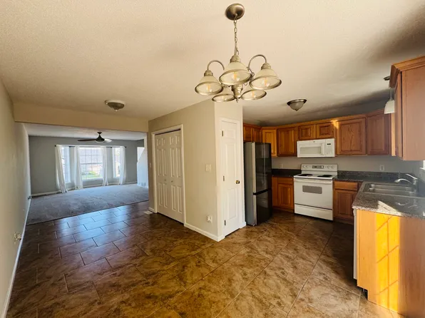 2397 Garrett Ln APT C, Jackson, MO 63755