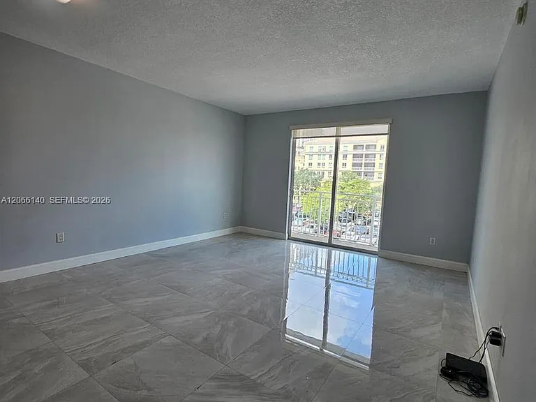 7270 SW 88th St #B202 — Photo 2