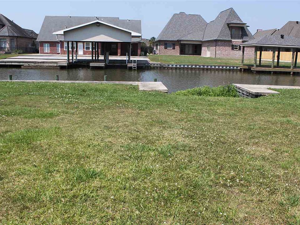 2nd image of 360 Tulip Dr