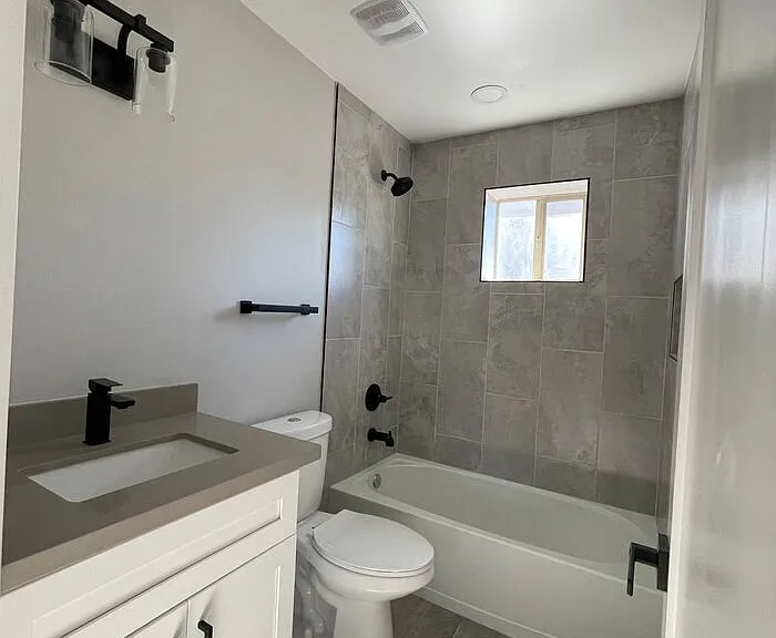 2726 E Culver St #B — Photo 49