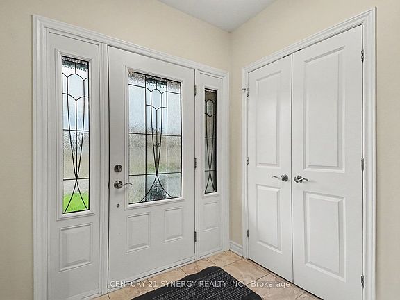 4th image of 344 Colmar St