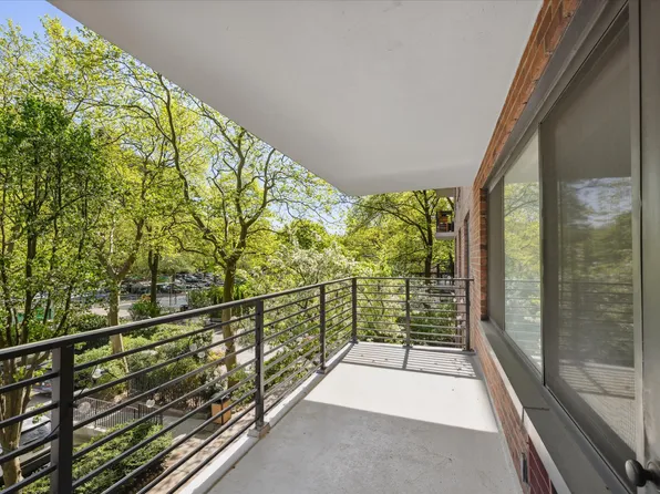 382 Central Park West image 7 of 9