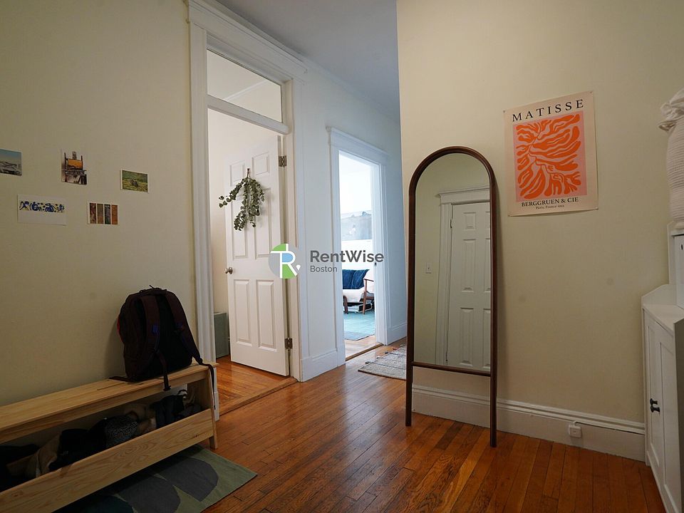 1st image of 14 Orkney Rd APT 24