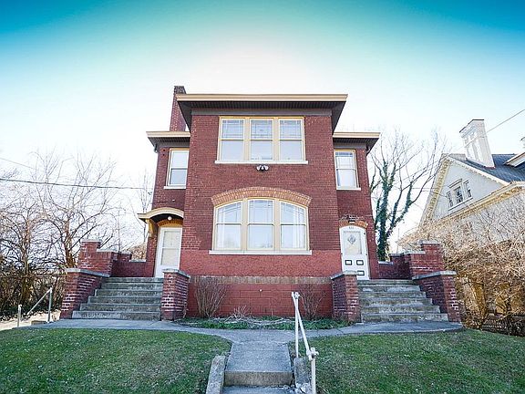 2nd image of 933 Marion Ave