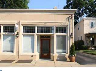 216 Ardmore Ave, Ardmore, PA 19003