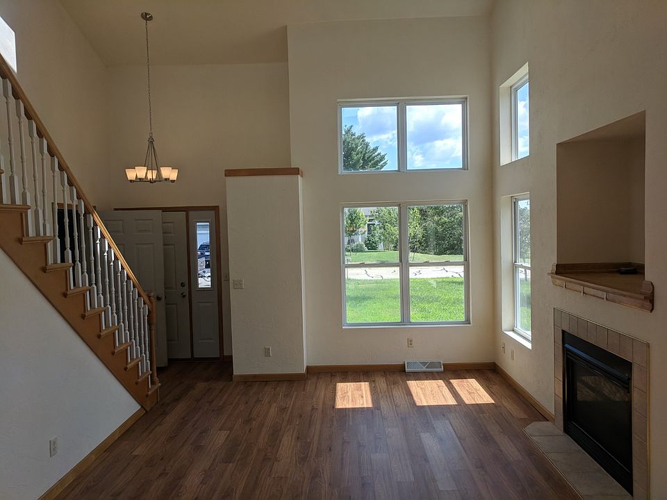 1st image of 826 Sunridge Dr