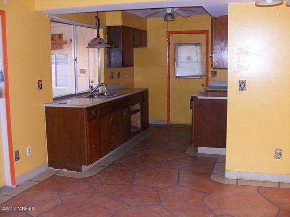 4th image of 6411 N La Canada Dr