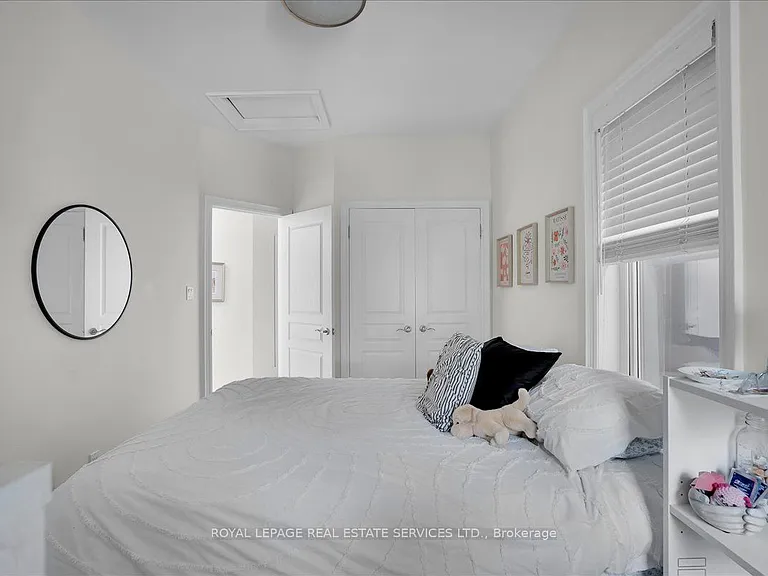 85 Bedford Park Ave — Photo 25