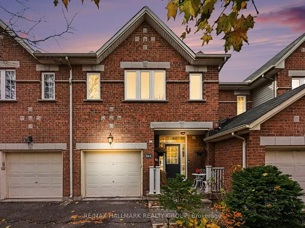 261 Saddlesmith Cir, Ottawa, ON K2M 2Y9